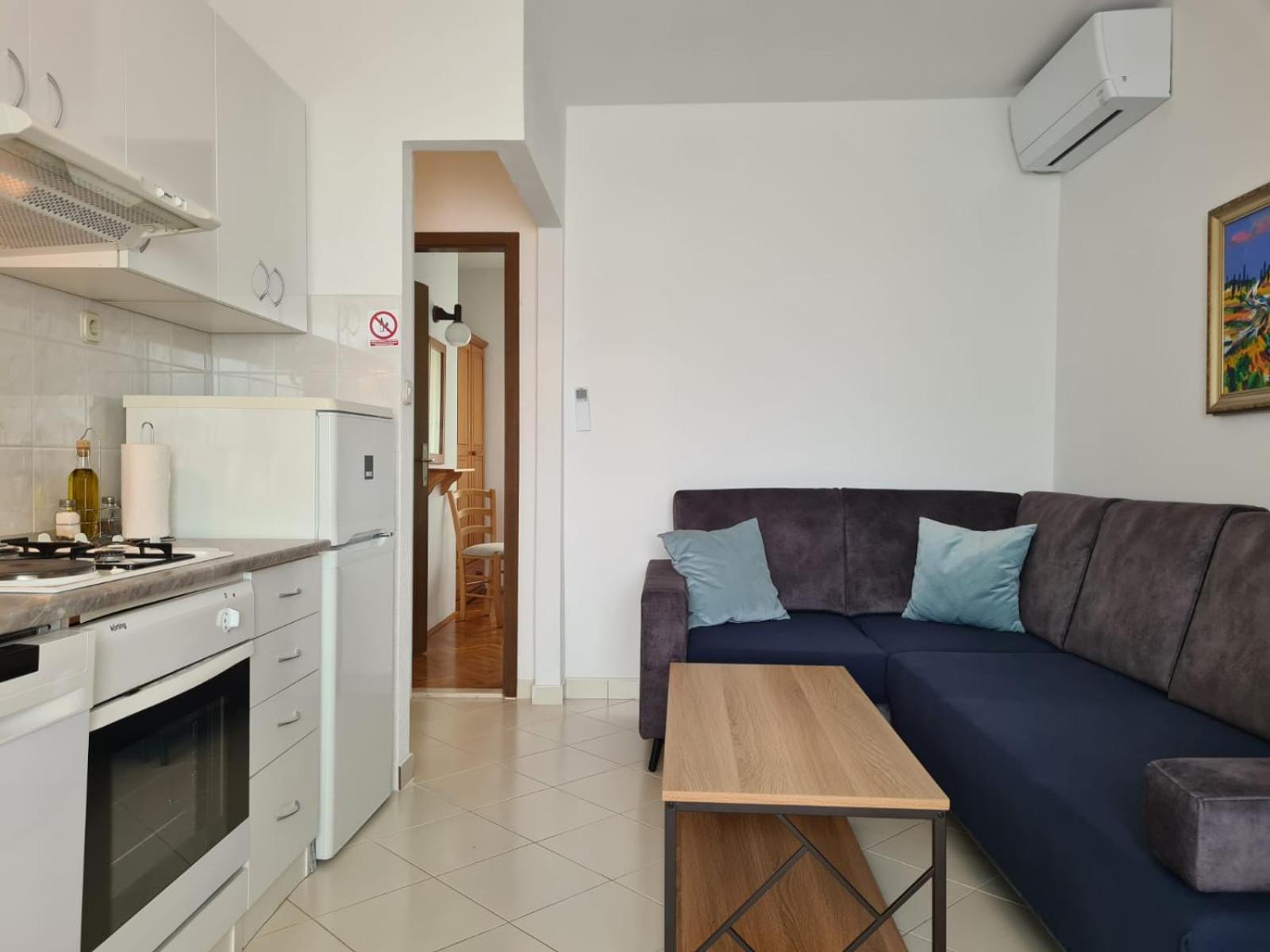 Apartments Jelena Supetar - Four Apartments - A Small House With A Private Yard - Two-Room Apartment With A Sea View - Studio Apartment - Two-Room Apartment With Garden View- Free Parking Dış mekan fotoğraf