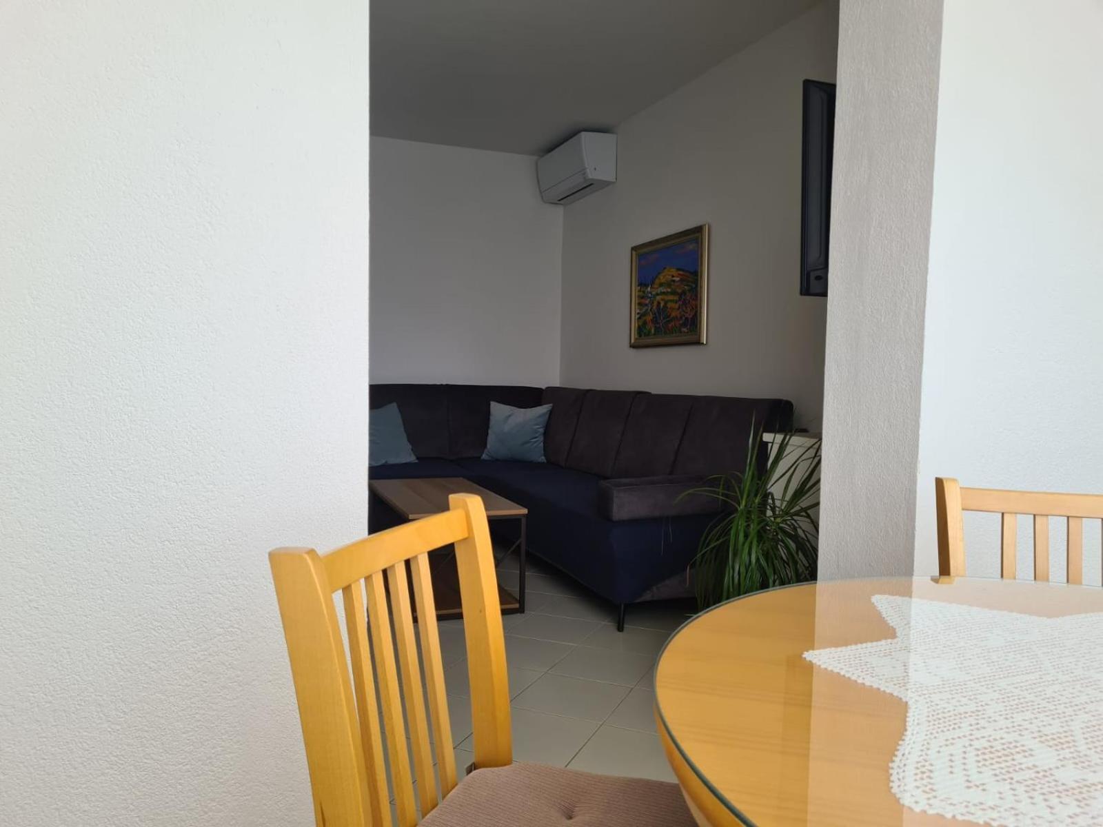 Apartments Jelena Supetar - Four Apartments - A Small House With A Private Yard - Two-Room Apartment With A Sea View - Studio Apartment - Two-Room Apartment With Garden View- Free Parking Dış mekan fotoğraf