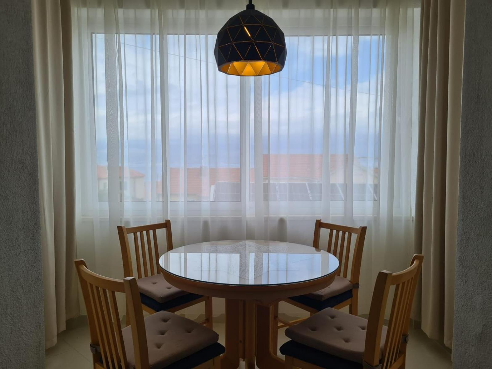 Apartments Jelena Supetar - Four Apartments - A Small House With A Private Yard - Two-Room Apartment With A Sea View - Studio Apartment - Two-Room Apartment With Garden View- Free Parking Dış mekan fotoğraf