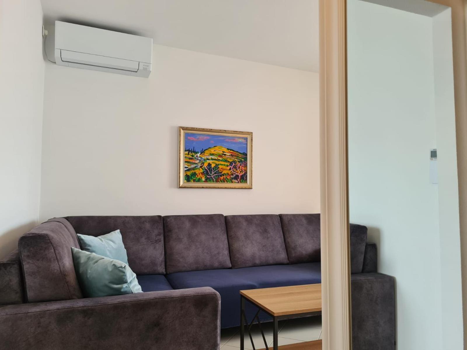 Apartments Jelena Supetar - Four Apartments - A Small House With A Private Yard - Two-Room Apartment With A Sea View - Studio Apartment - Two-Room Apartment With Garden View- Free Parking Dış mekan fotoğraf