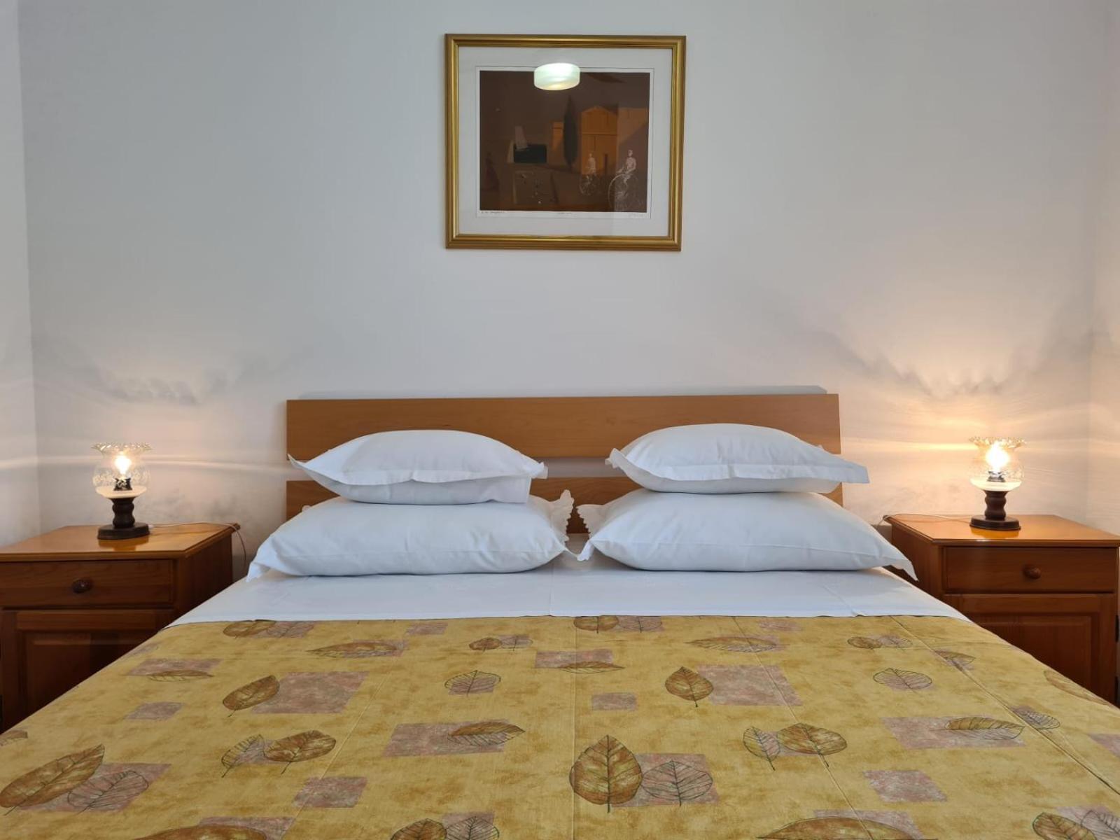 Apartments Jelena Supetar - Four Apartments - A Small House With A Private Yard - Two-Room Apartment With A Sea View - Studio Apartment - Two-Room Apartment With Garden View- Free Parking Dış mekan fotoğraf