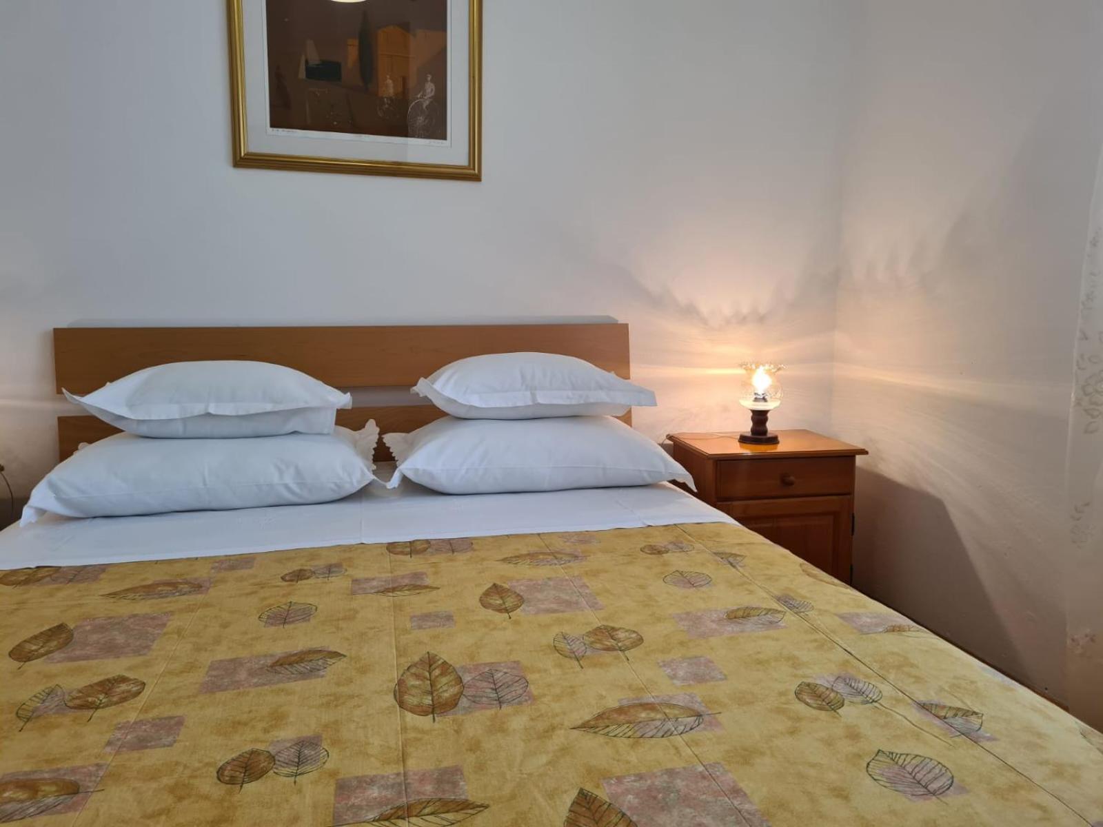 Apartments Jelena Supetar - Four Apartments - A Small House With A Private Yard - Two-Room Apartment With A Sea View - Studio Apartment - Two-Room Apartment With Garden View- Free Parking Dış mekan fotoğraf