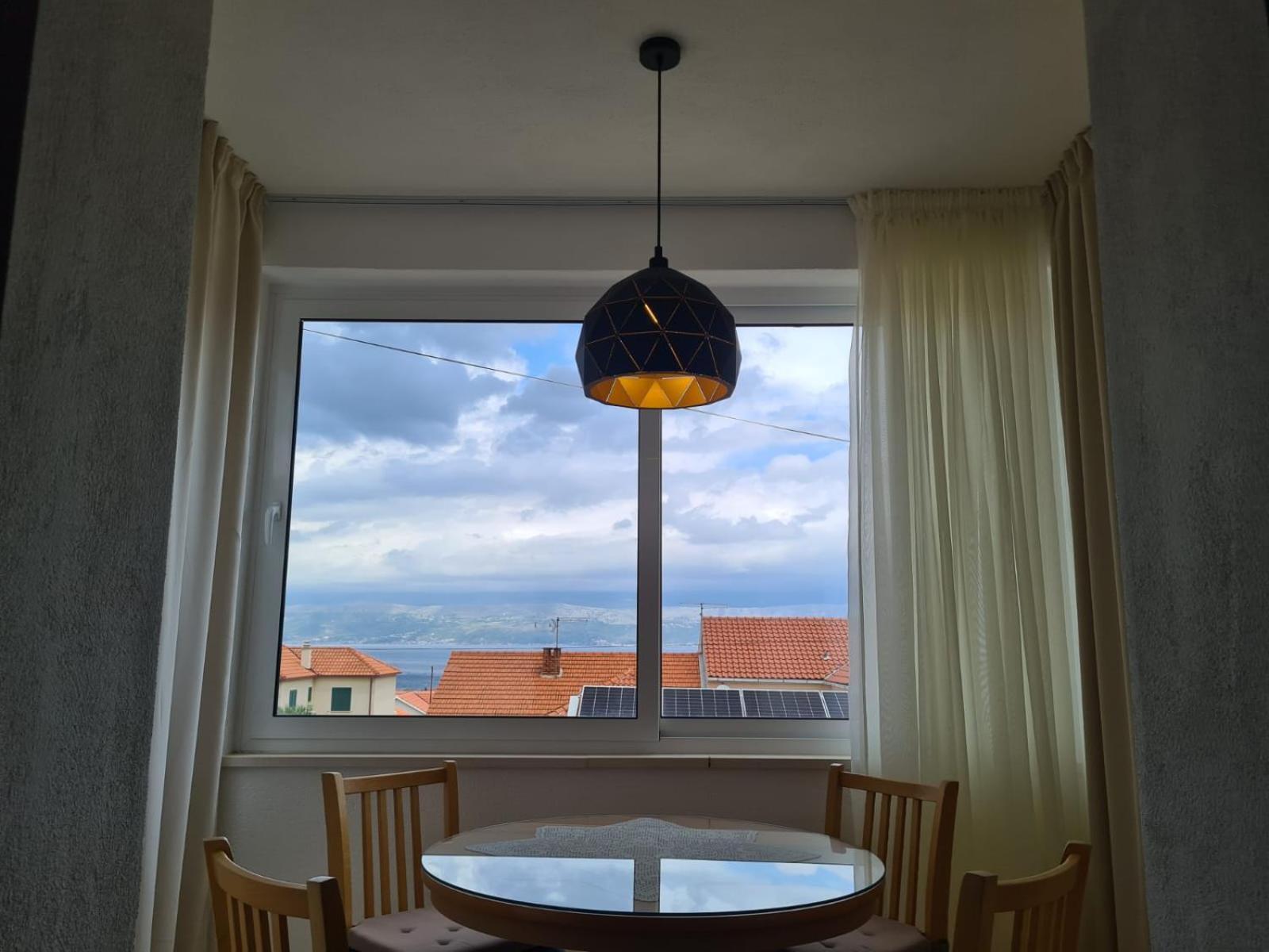 Apartments Jelena Supetar - Four Apartments - A Small House With A Private Yard - Two-Room Apartment With A Sea View - Studio Apartment - Two-Room Apartment With Garden View- Free Parking Dış mekan fotoğraf