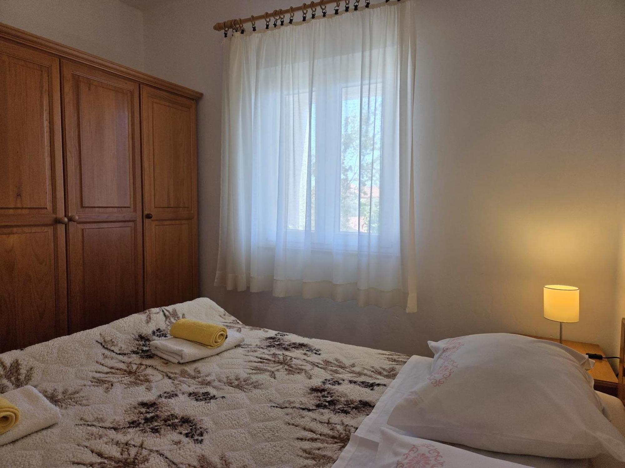 Apartments Jelena Supetar - Four Apartments - A Small House With A Private Yard - Two-Room Apartment With A Sea View - Studio Apartment - Two-Room Apartment With Garden View- Free Parking Dış mekan fotoğraf